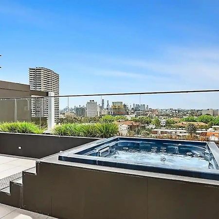 Sunlit & Sleek Condo In Lively St Kilda Мелбърн Екстериор снимка